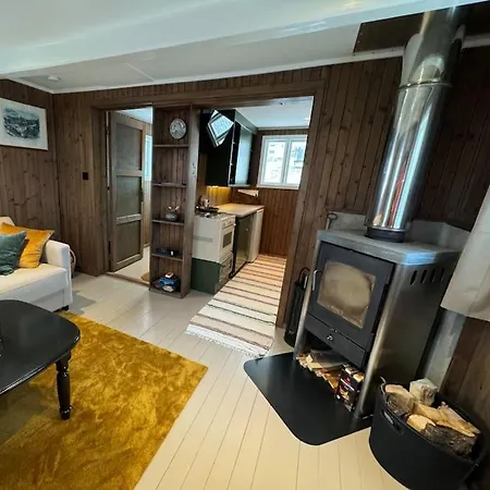 Unique Romantic Fisherman Cabin! Holiday home Kvaloya