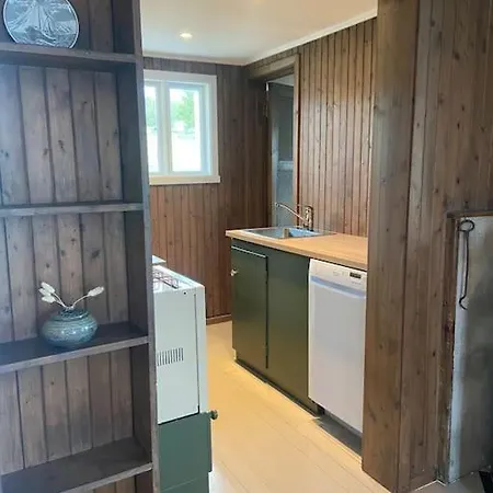 Unique Romantic Fisherman Cabin! Kvaloya